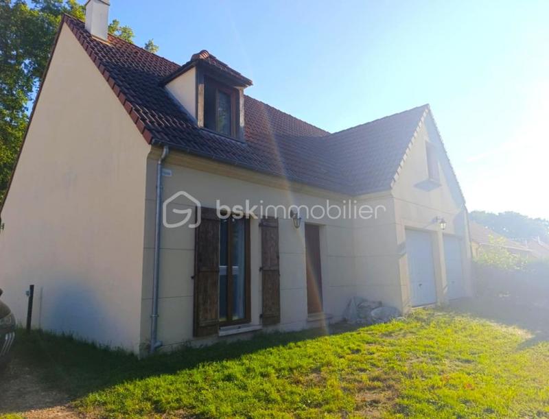 Maison traditionnelle - 153 m² - 6 pièces