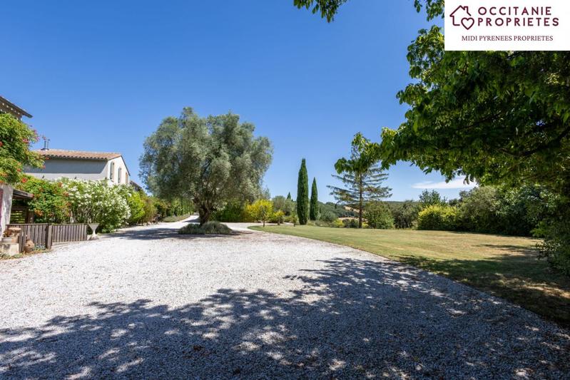 Maison de maîtres - 900 m² - 26 pièces