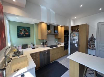 Maison - 234 m² - 9 pièces