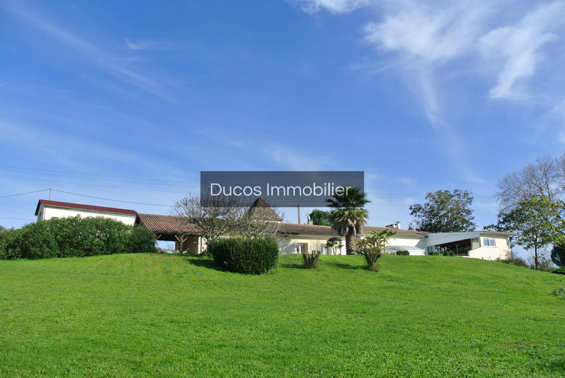 Maison - 280 m² - 6 pièces