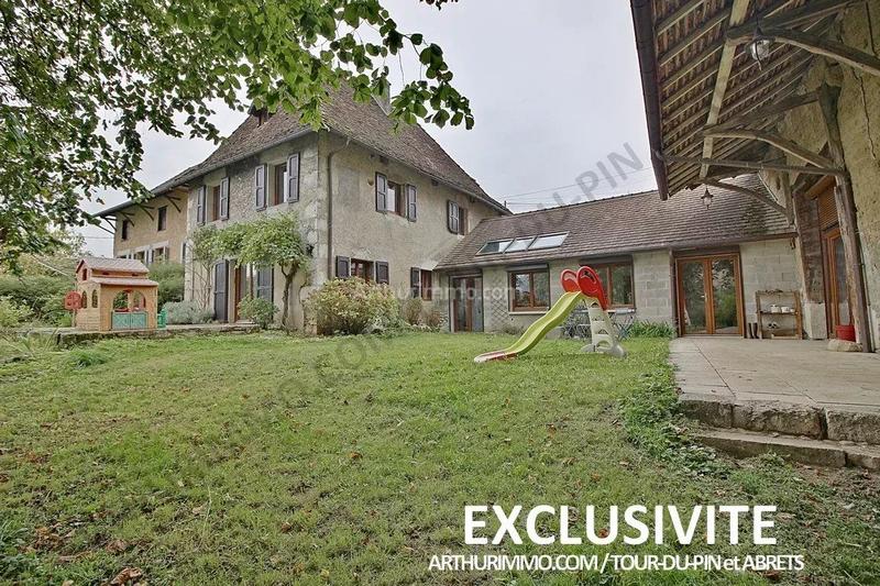 Maison - 225 m² - 9 pièces