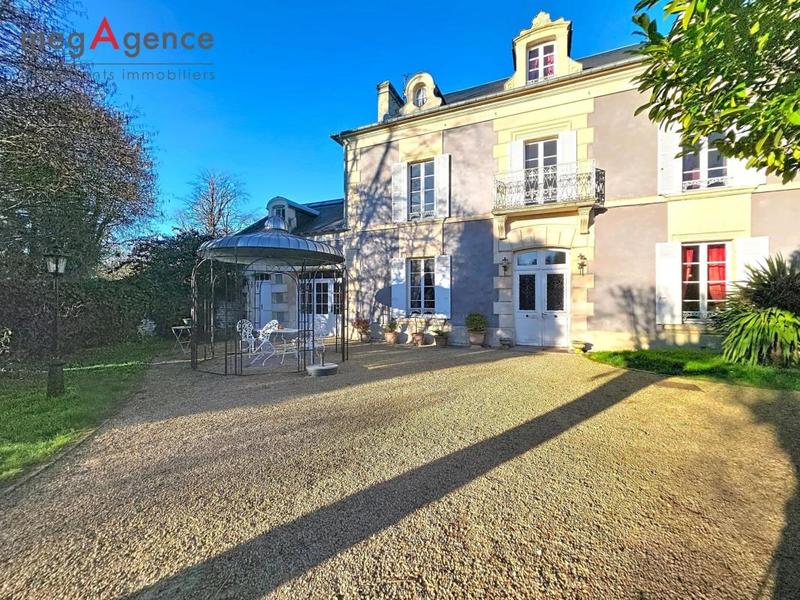 Maison - 200 m² - 10 pièces