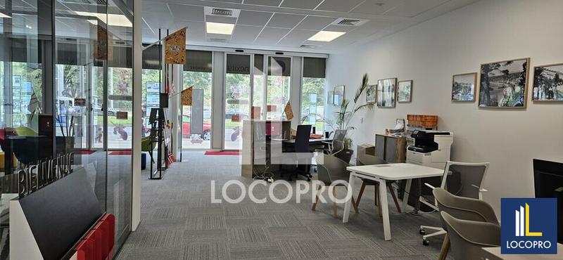 Bureau - 403 m²