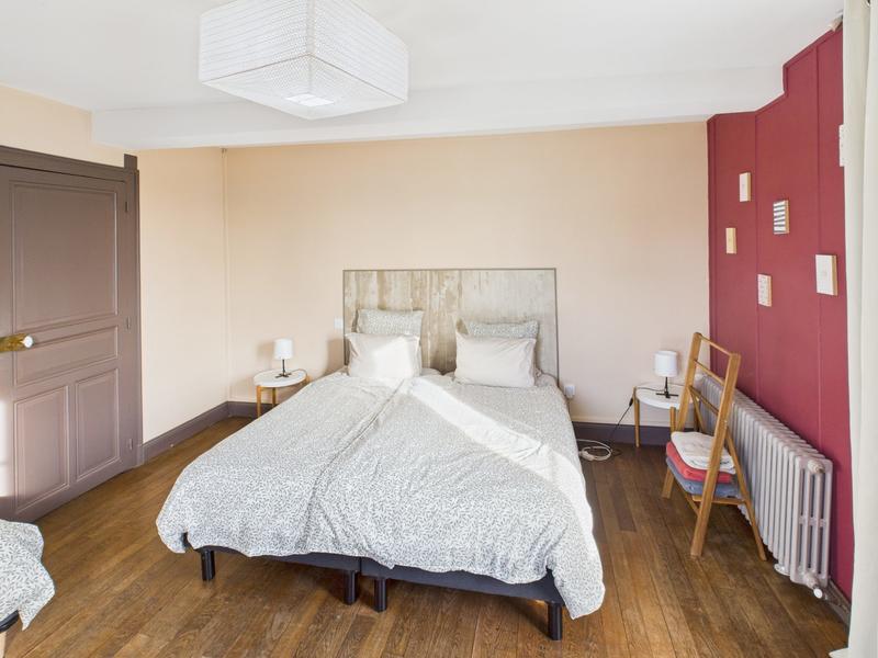 Maison - 320 m² - 12 pièces