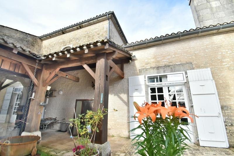 Maison en pierre - 162 m² - 4 pièces