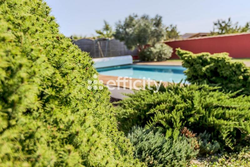 Villa - 260 m² - 9 pièces