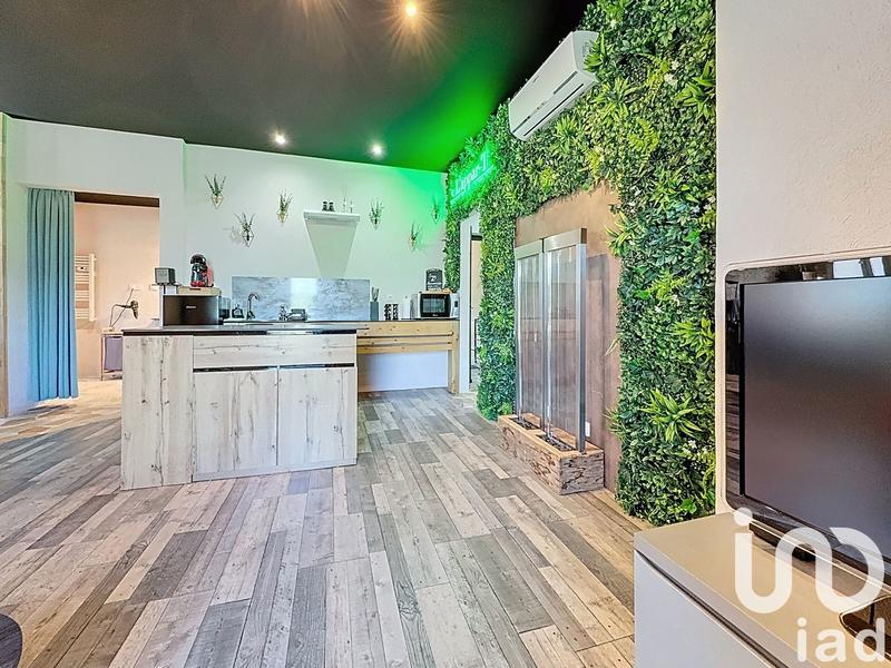 Maison - 277 m² - 8 pièces