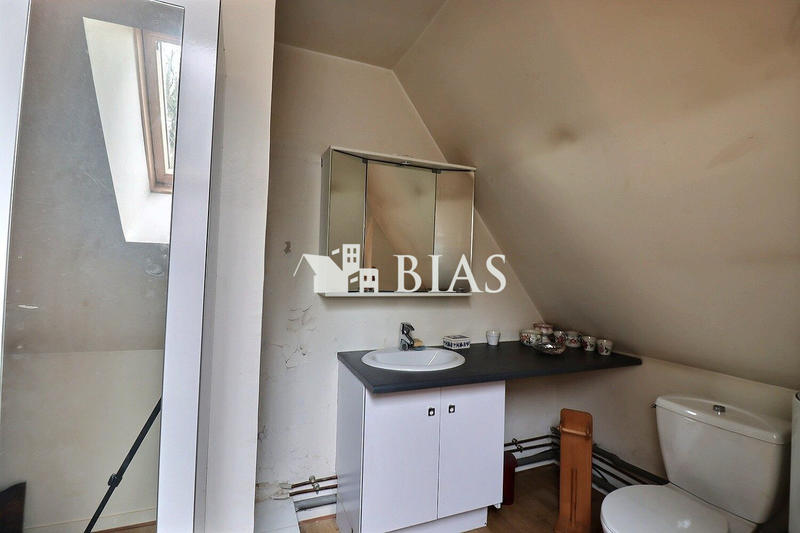 Maison traditionnelle - 180 m² - 7 pièces