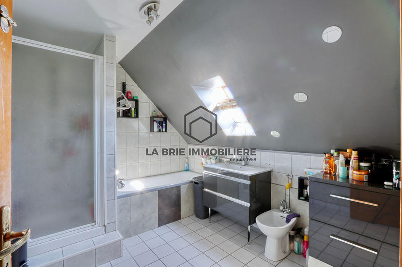 Maison - 117 m² - 7 pièces