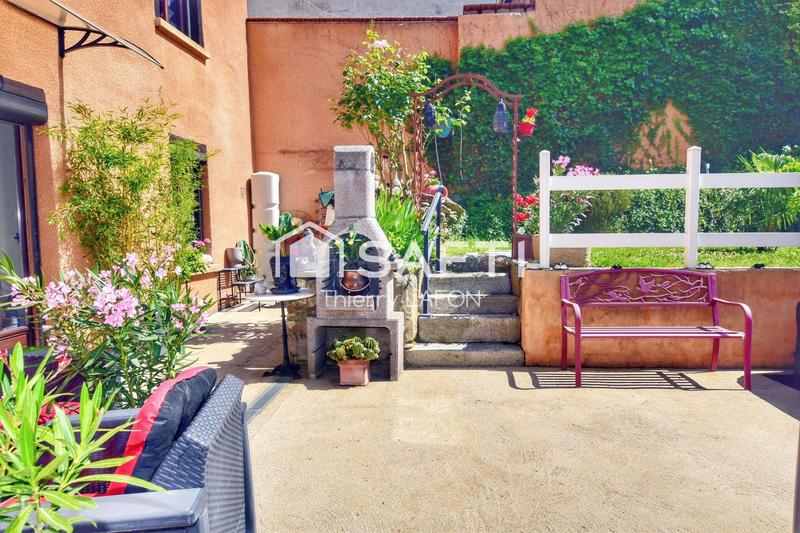 Maison - 200 m² - 8 pièces