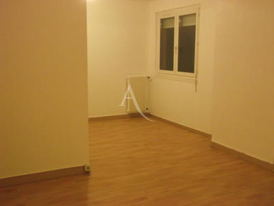 Appartement - 90 m² - 5 pièces