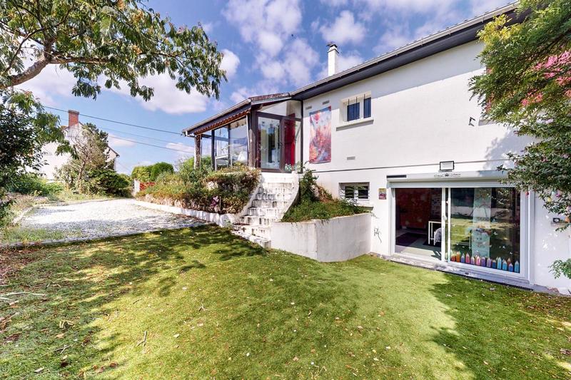 Maison - 93 m² - 4 pièces