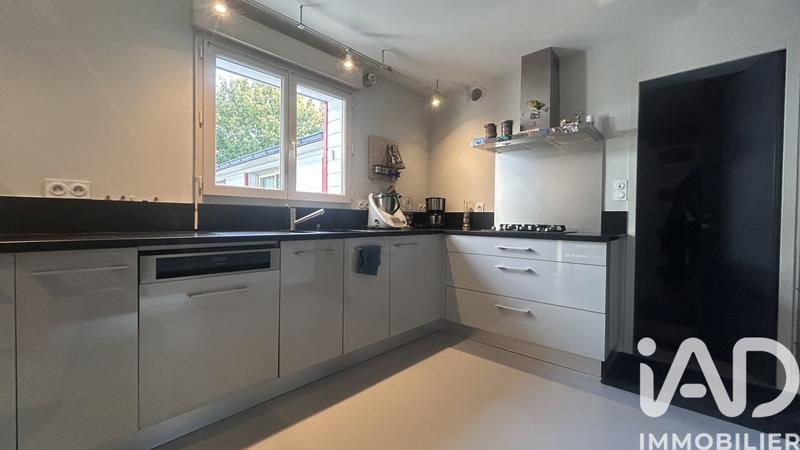 Maison - 142 m² - 8 pièces