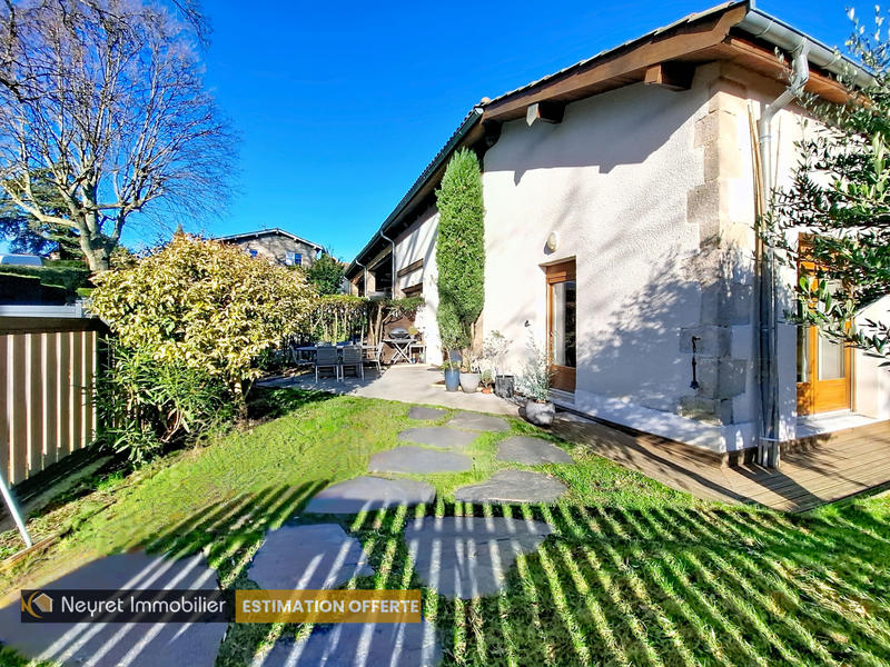 Maison - 104 m² - 4 pièces