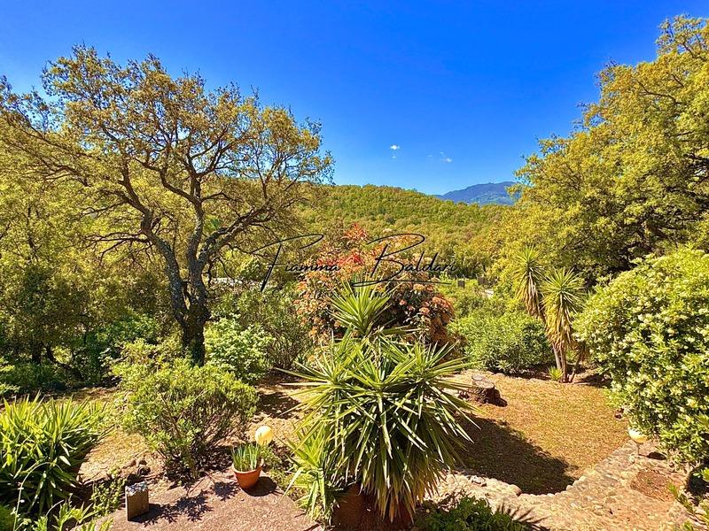 Maison - 269 m² - 7 pièces