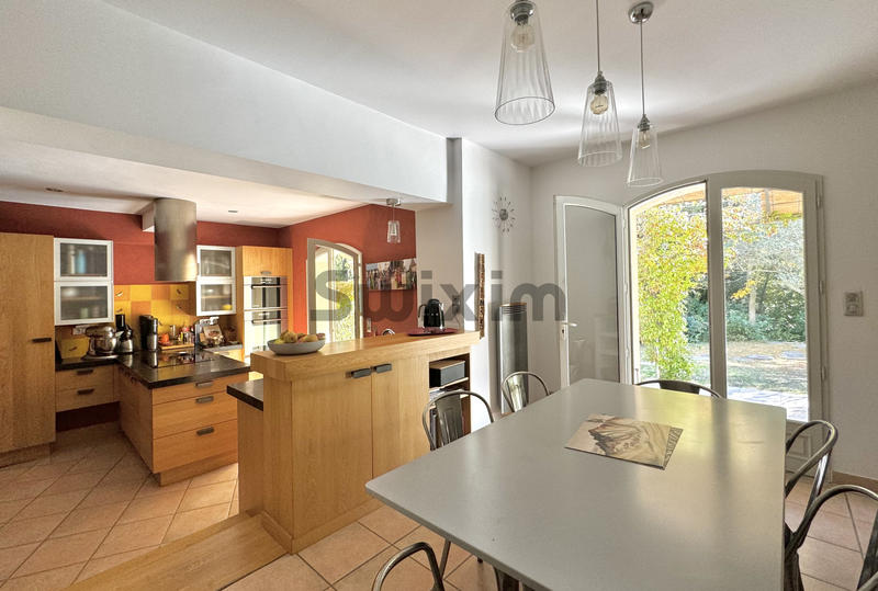 Villa - 217 m² - 7 pièces