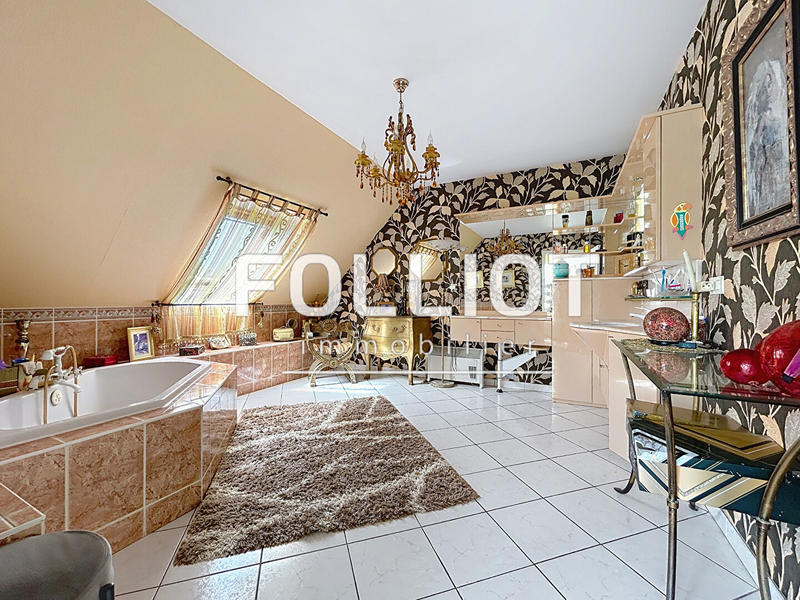 Maison - 185 m² - 5 pièces