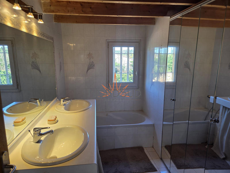 Maison - 246 m² - 6 pièces