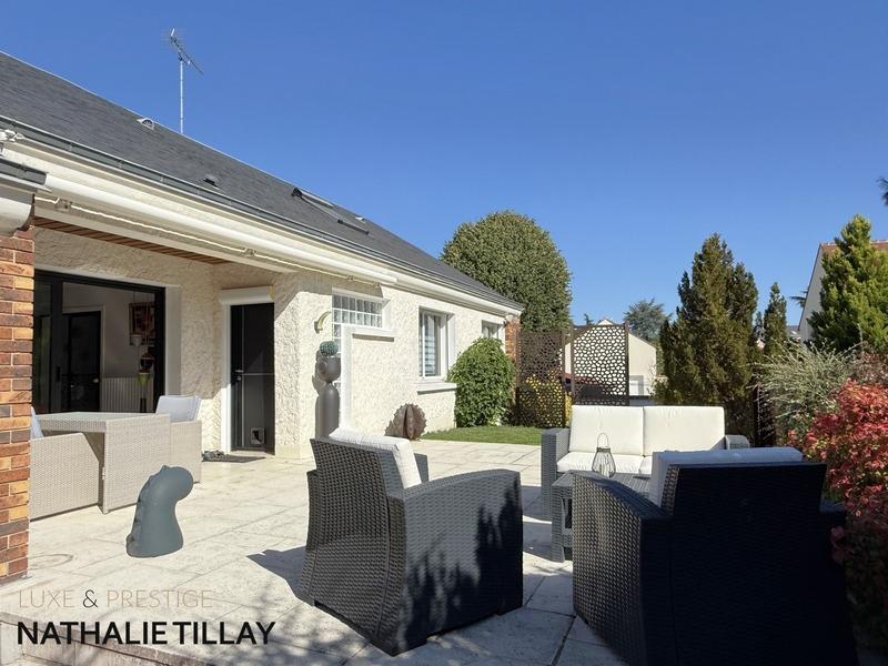 Maison - 284 m² - 9 pièces