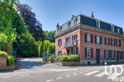 Maison - 285 m² - 13 pièces