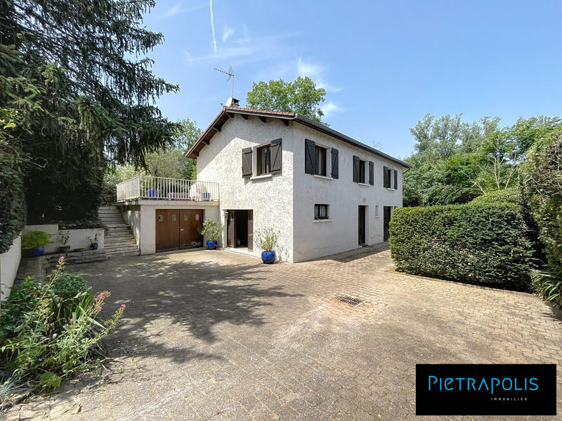 Maison traditionnelle - 90 m² - 4 pièces