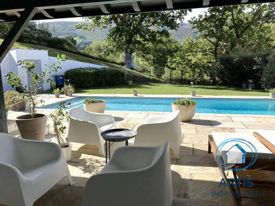 Maison - 194 m² - 6 pièces