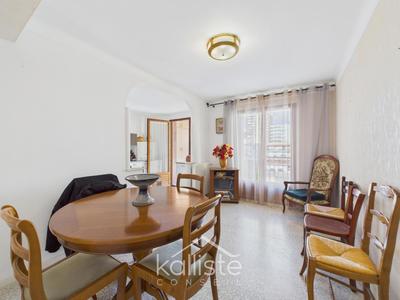 Appartement - 81 m² - 4 pièces