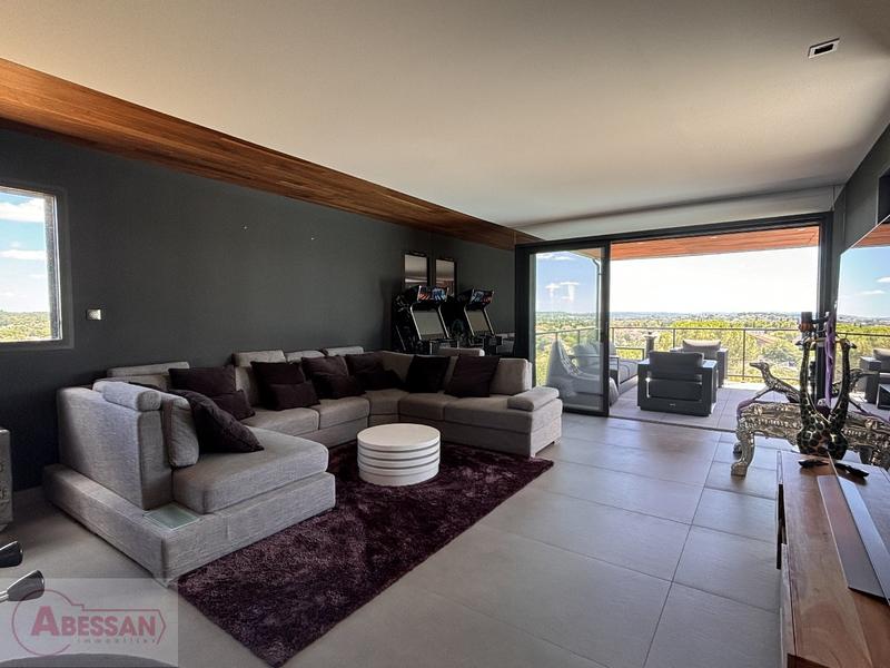 Maison contemporaine - 220 m² - 6 pièces