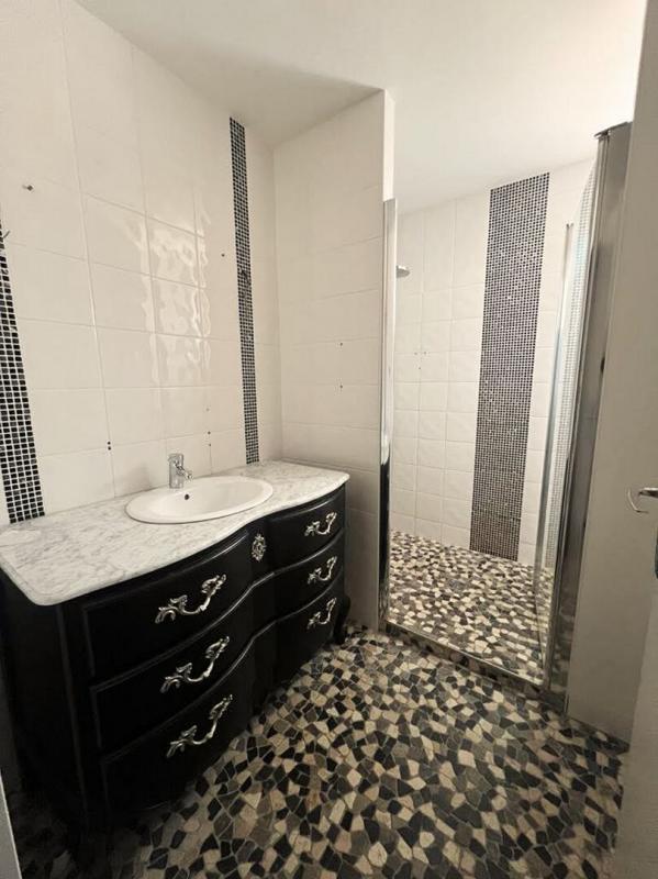 Maison - 377 m² - 12 pièces