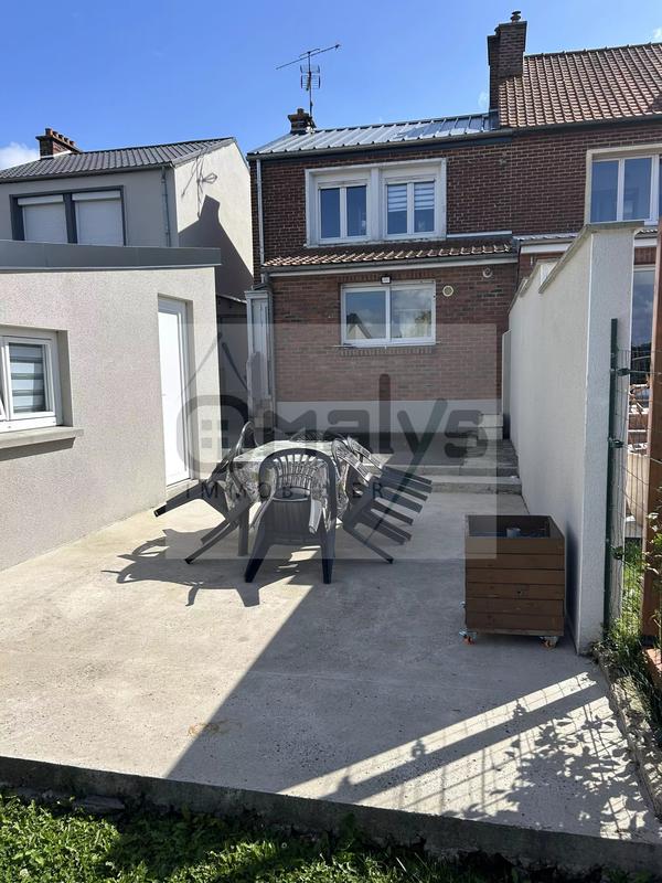 Maison - 80 m² - 4 pièces