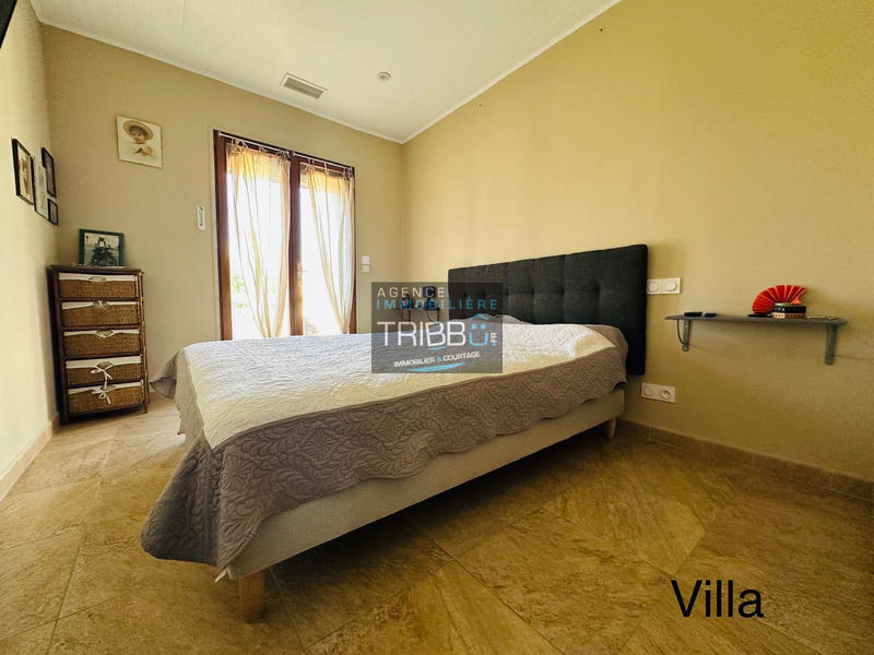 Maison - 228 m² - 10 pièces