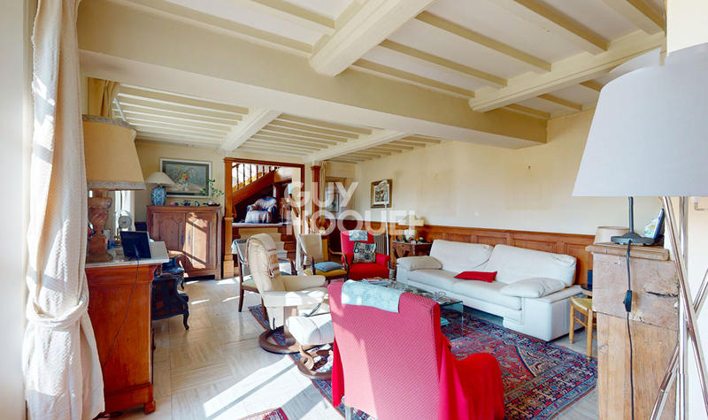 Maison - 251 m² - 12 pièces