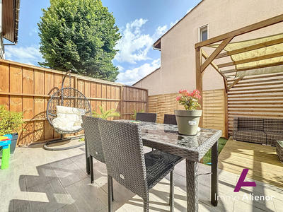 Maison traditionnelle - 86 m² - 4 pièces