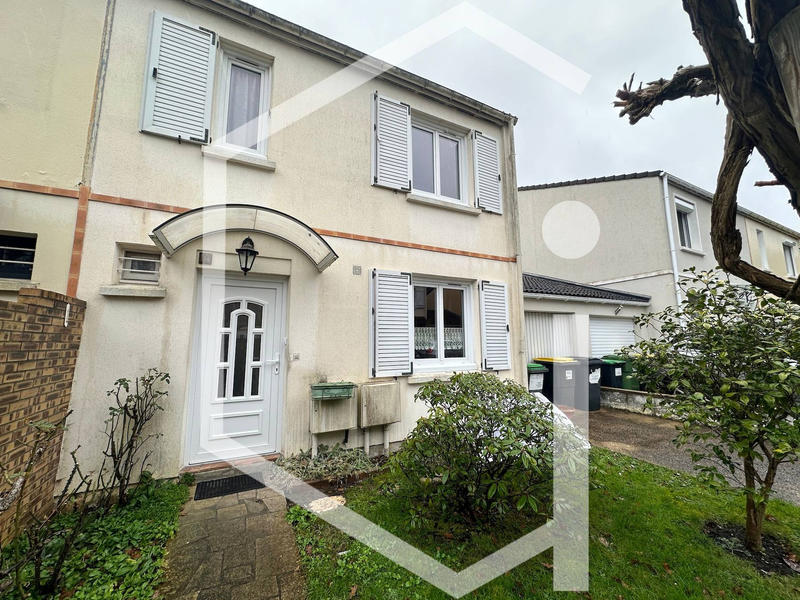 Maison - 92 m² - 4 pièces