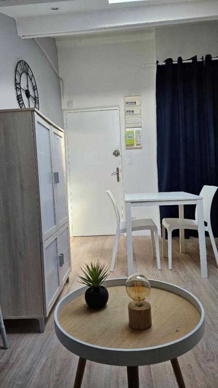 Studio - 15 m² - 1 pièce