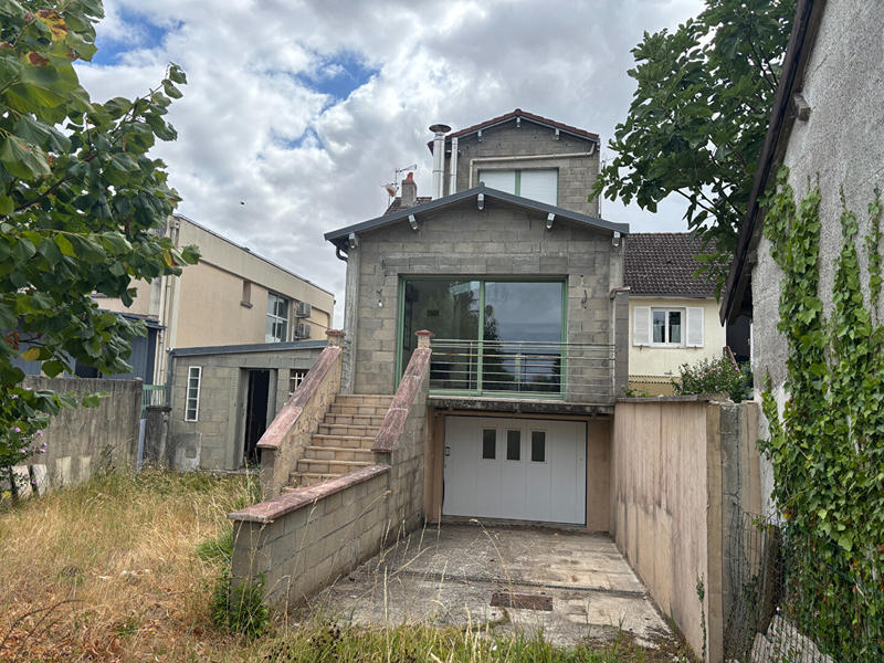 Maison - 204 m² - 8 pièces