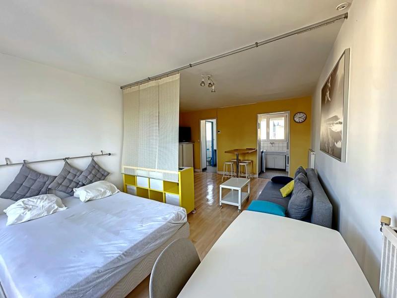 Studio - 30 m² - 1 pièce