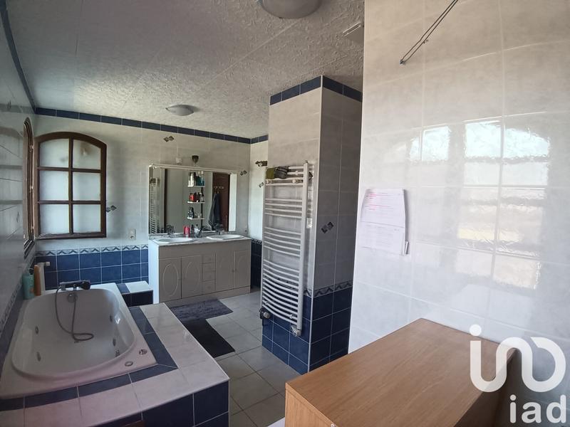 Maison - 213 m² - 9 pièces