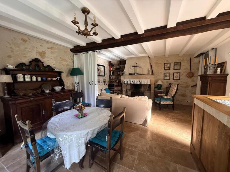 Propriété - 364 m² - 10 pièces