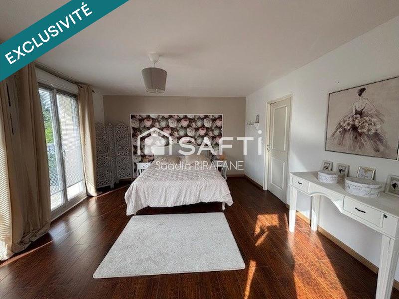 Maison - 222 m² - 7 pièces