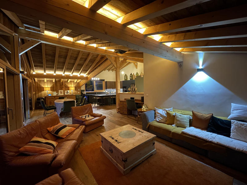 Maison - 241 m² - 8 pièces