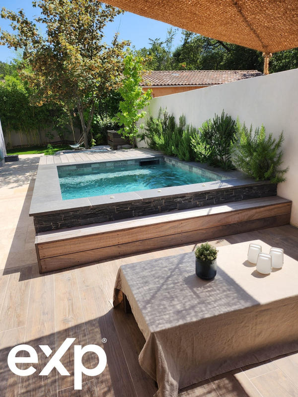 Maison traditionnelle - 214 m² - 4 pièces