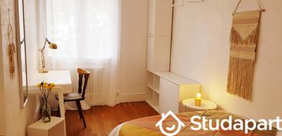 Chambre - 11 m² - 1 pièce