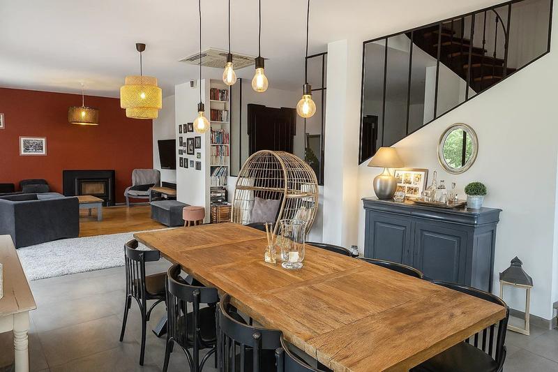 Maison - 262 m² - 9 pièces