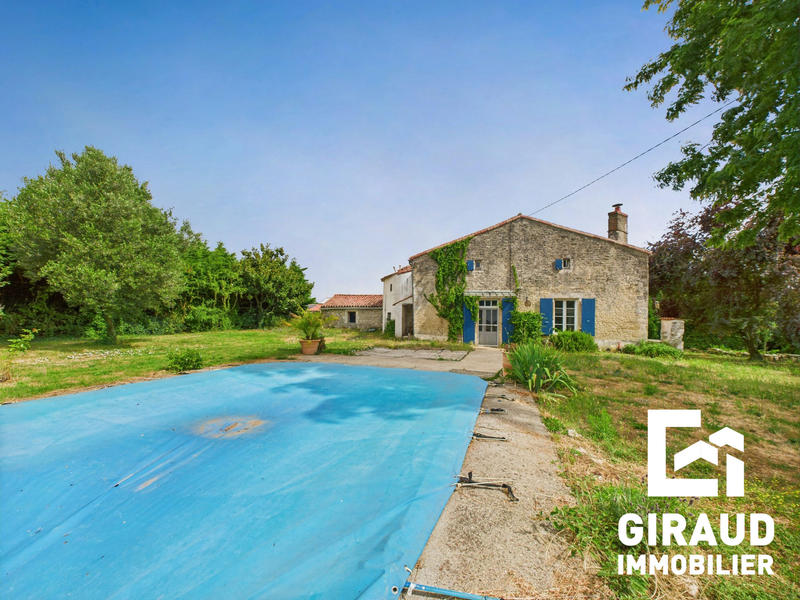 Maison - 210 m² - 6 pièces