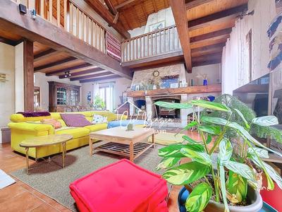 Maison - 191 m² - 6 pièces