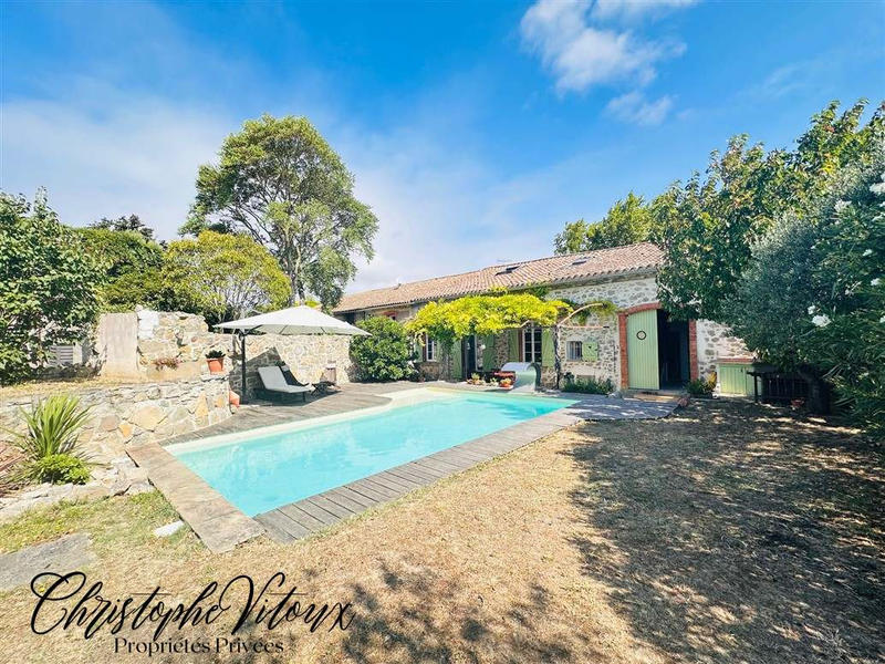 Maison - 231 m² - 7 pièces