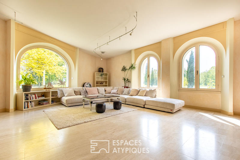 Demeure - 425 m² - 9 pièces