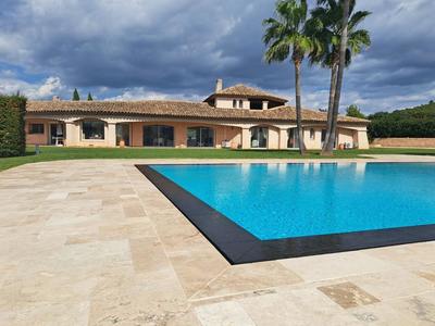 Maison - 380 m² - 8 pièces