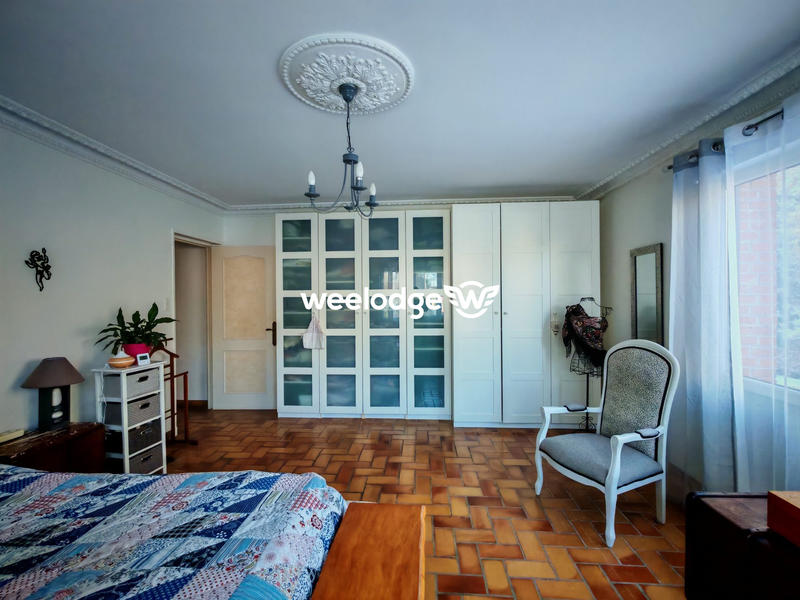 Maison - 262 m² - 10 pièces